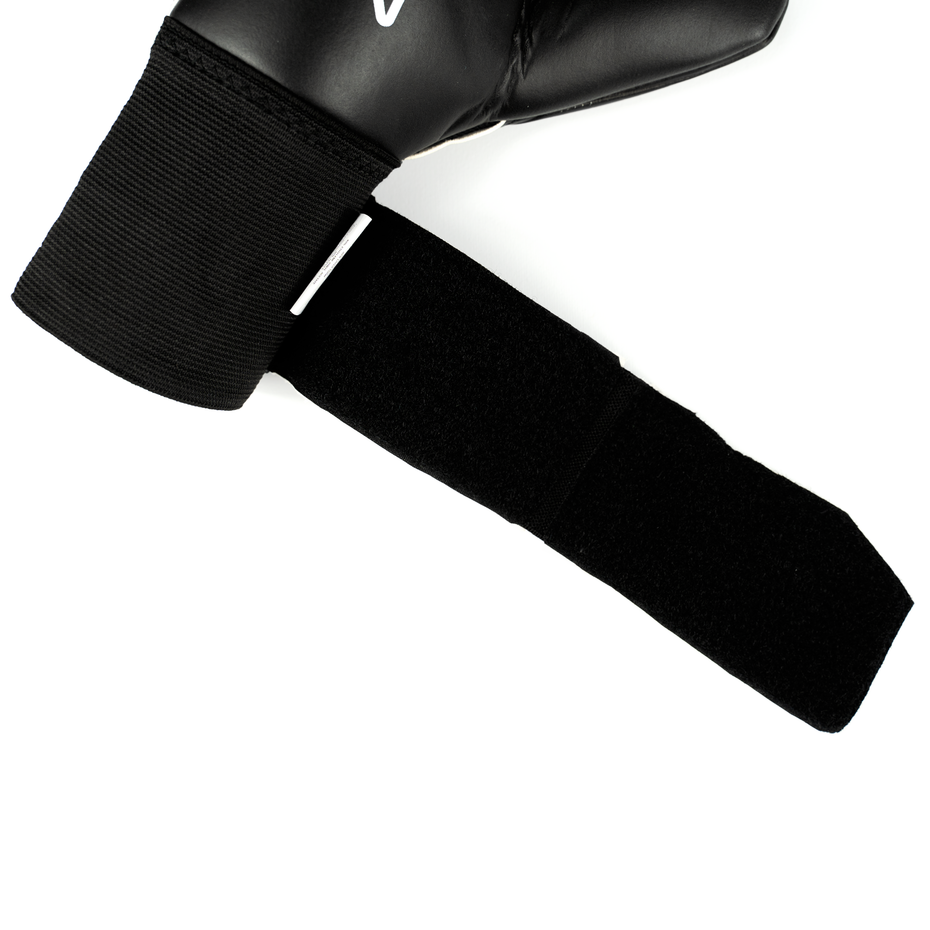 LUVAS RINAT EGOTIKO TURF JNR (black)